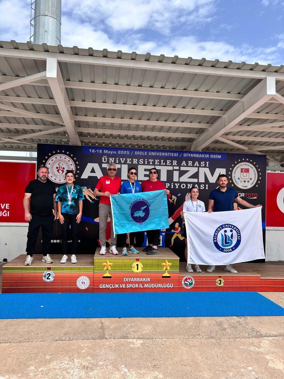 Üniversitelerarası Kadınlar Atletizm Şampiyonasında Bronz Madalya Kazandık