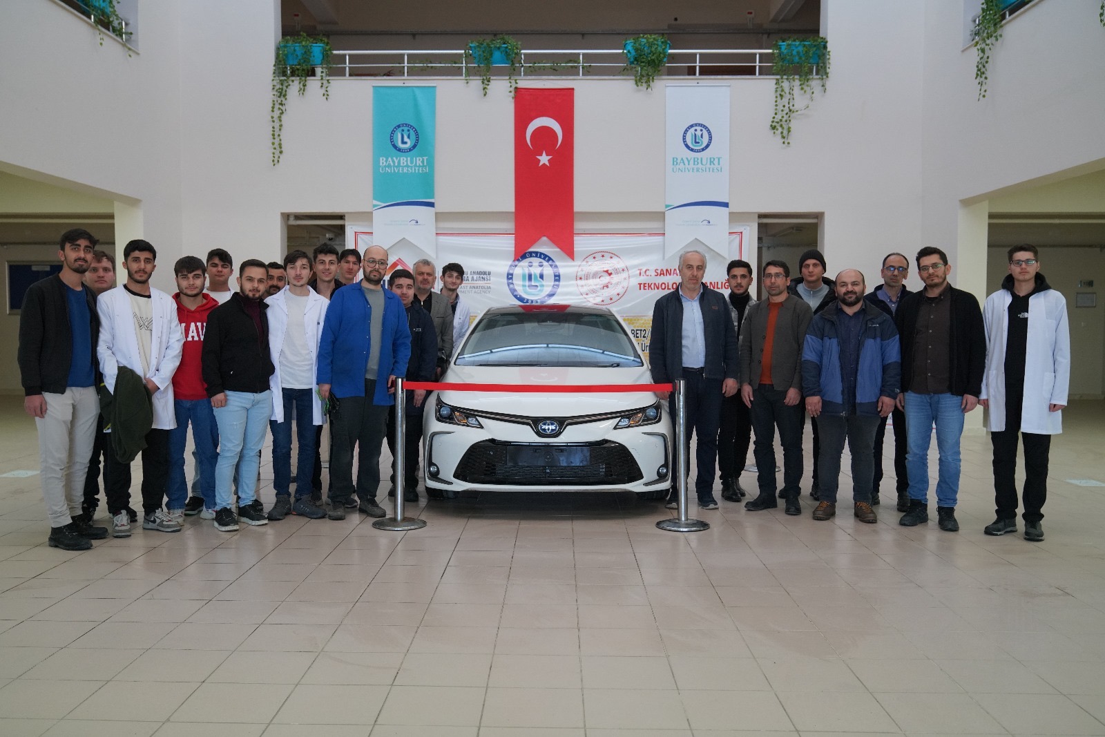 Uygulamalı Eğitim Altyapımız Toyota Türkiye’nin Hibe Ettiği İki Araçla Güçlendi