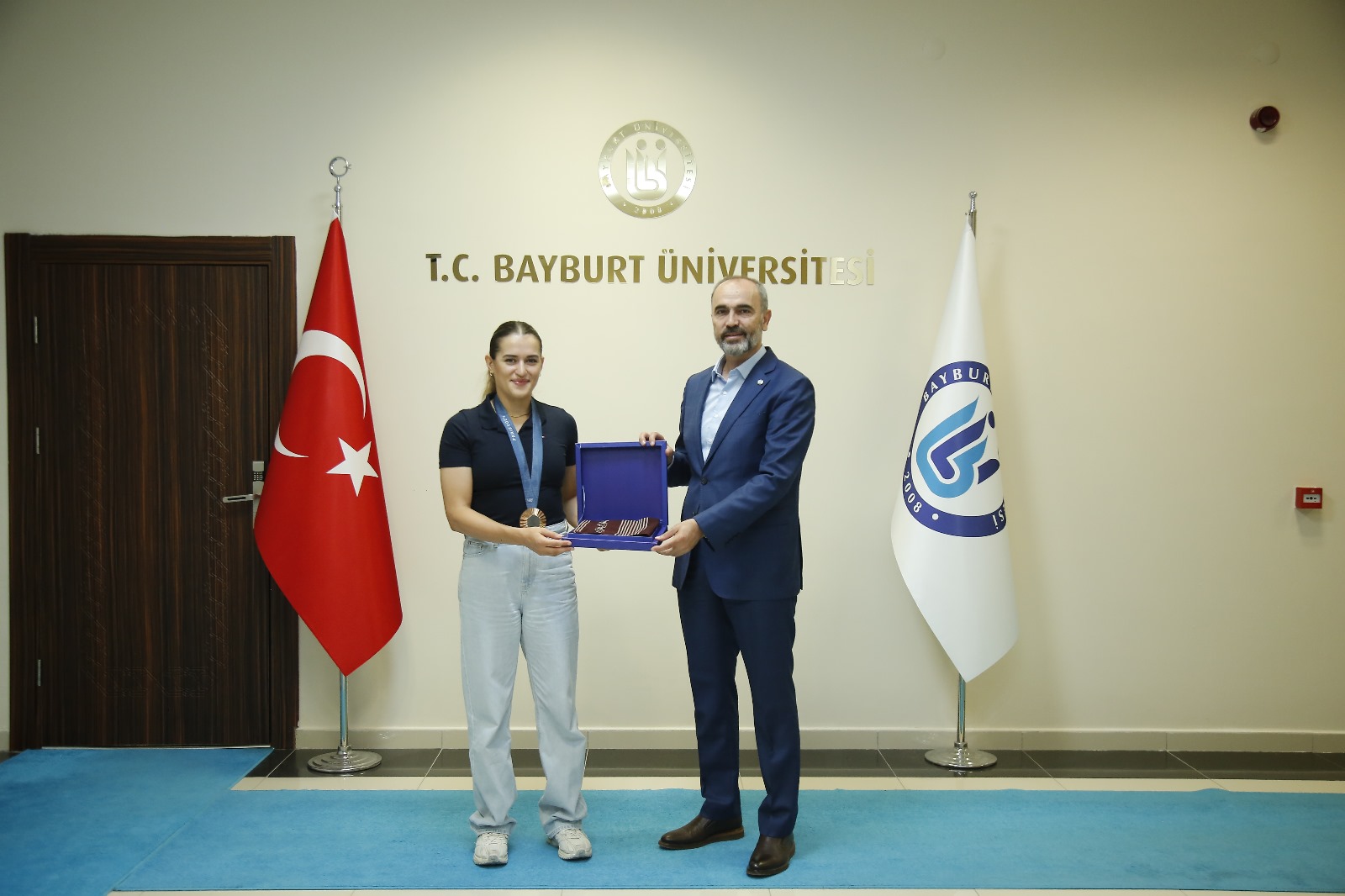 Olimpiyat Madalyalı Sporcuların Lisansüstü Eğitim Tercihi Değişmedi: “Şampiyonların Üniversitesi”